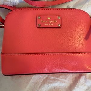 Small Kate Spade crossbody Pink